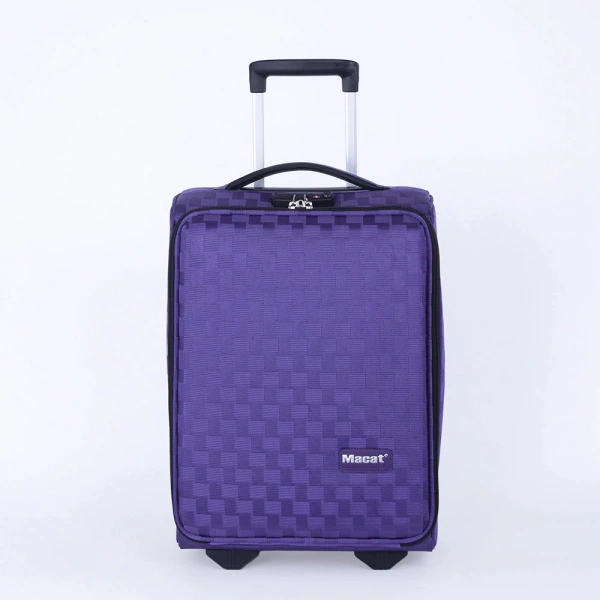 Nhìn vào bảng, bạn có thể nhanh chóng xác định điểm mạnh của vali 17 inch – độ nhẹ và kích thước chuẩn cabin – đồng thời nhận ra các tình huống mà ba lô hoặc vali lớn hơn lại đáng cân nhắc hơn (ví dụ như chuyến đi dài ngày hoặc cần mang nhiều đồ thể thao). (Ảnh 4)