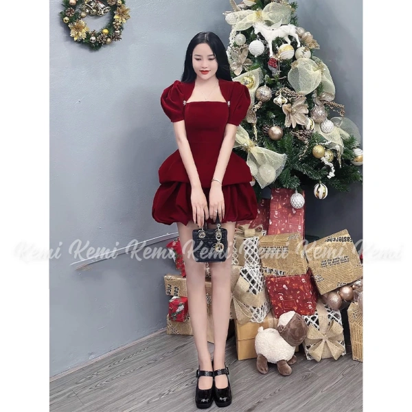 Khi vẻ bồng bềnh của đầm công chúa tôn eo lại khiến người mặc phải tính tới mỗi bước chân - Ảnh 4