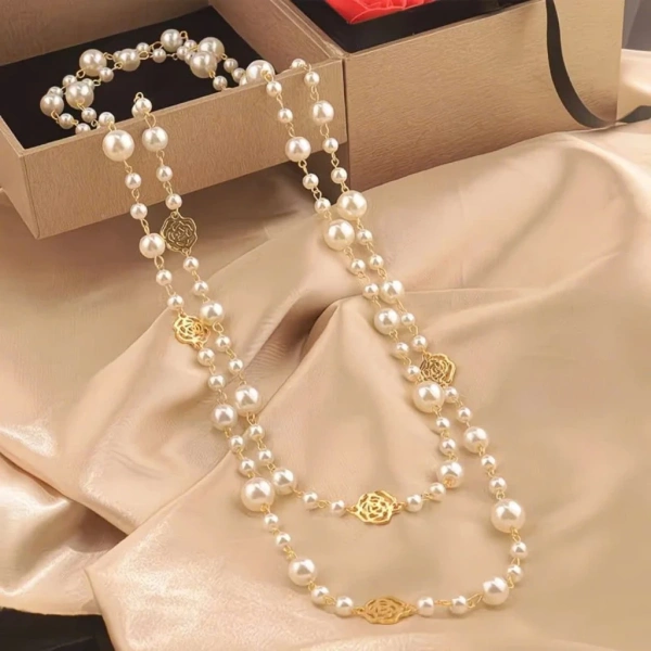 Ngày nay, xu hướng “crossover” – kết hợp trang phục truyền thống và hiện đại – đang được nhiều người ưa chuộng. (Ảnh 3) Ngày nay, xu hướng “crossover” – kết hợp trang phục truyền thống và hiện đại – đang được nhiều người ưa chuộng. (Ảnh 3)