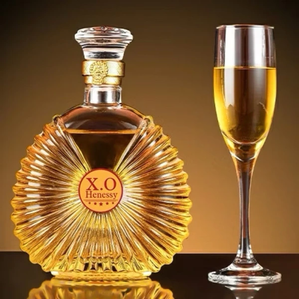 Không chỉ là vật trang trí, vỏ chai rượu thủy tinh 750ml còn làm thay đổi cảm nhận hương vị một cách bất ngờ - Ảnh 1