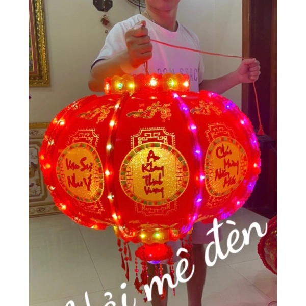 Đặt đèn lồng ở góc sâu của sân, phía sau cây cối hoặc trong khoảng không gian trống. (Ảnh 5) Đặt đèn lồng ở góc sâu của sân, phía sau cây cối hoặc trong khoảng không gian trống. (Ảnh 5)