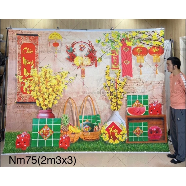 Thực tế, nhiều gia đình đã thử “đảo ngược” việc bố trí – để phông nằm ở phía phía sau bàn ăn, khi cần chụp ảnh sẽ di chuyển đồ dùng sang một góc khác, sau đó trả lại vị trí ban đầu. (Ảnh 5) Thực tế, nhiều gia đình đã thử “đảo ngược” việc bố trí – để phông nằm ở phía phía sau bàn ăn, khi cần chụp ảnh sẽ di chuyển đồ dùng sang một góc khác, sau đó trả lại vị trí ban đầu. (Ảnh 5)
