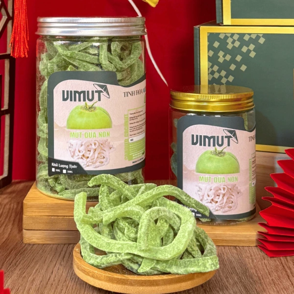 Thay vì dùng đường tinh luyện trắng, nhiều nhà sản xuất chọn đường kết tinh có hàm lượng ngọt nhẹ hơn, giúp giảm độ béo và không “cản” hương vị dừa và trà. (Ảnh 2) Thay vì dùng đường tinh luyện trắng, nhiều nhà sản xuất chọn đường kết tinh có hàm lượng ngọt nhẹ hơn, giúp giảm độ béo và không “cản” hương vị dừa và trà. (Ảnh 2)