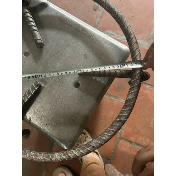 Kích thước kiềng tròn thép ảnh hưởng bất ngờ đến cách đun bánh chưng cho mâm cỗ gia đình. - Ảnh 3 Kích thước kiềng tròn thép ảnh hưởng bất ngờ đến cách đun bánh chưng cho mâm cỗ gia đình. - Ảnh 3