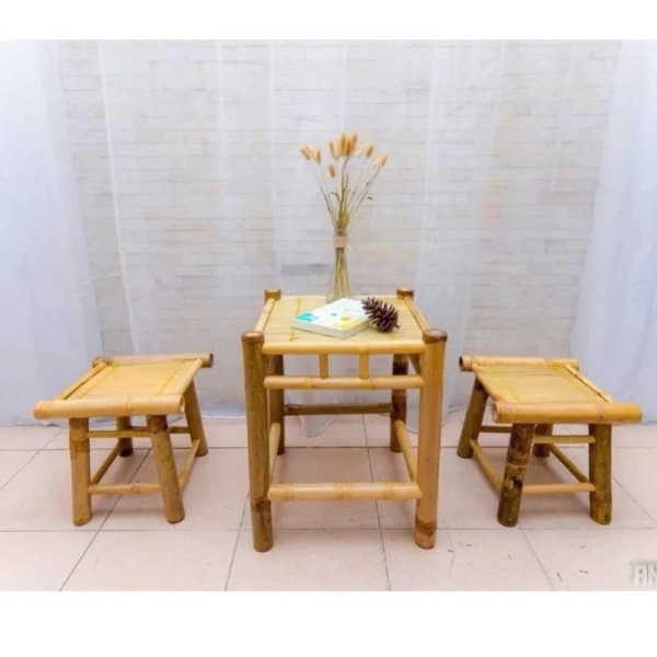 Chiếc bộ bàn ghế tre được mô tả là “nhỏ gọn” nhưng không phải vô dụng. (Ảnh 2) Chiếc bộ bàn ghế tre được mô tả là “nhỏ gọn” nhưng không phải vô dụng. (Ảnh 2)