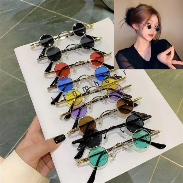 Ánh sáng mặt trời chứa các tia UVA và UVB có thể gây hại cho giác mạc và võng mạc. (Ảnh 2) Ánh sáng mặt trời chứa các tia UVA và UVB có thể gây hại cho giác mạc và võng mạc. (Ảnh 2)