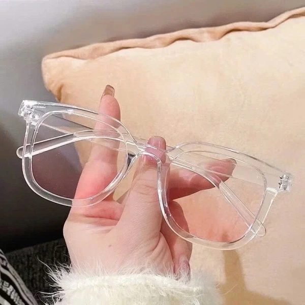 Ngay cả khi chúng ta không nói trực tiếp về sức khỏe, việc giảm ánh sáng mạnh và bảo vệ mắt khỏi tia UV luôn là một yếu tố đáng lưu ý. (Ảnh 5)