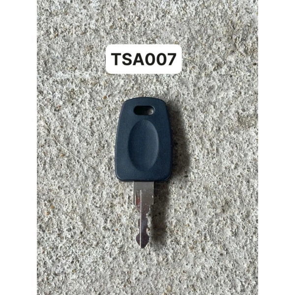 Khóa TSA (Transportation Security Administration) được thiết kế đặc biệt cho ngành hàng không, cho phép các nhân viên an ninh tại sân bay mở khóa hành lý mà không cần phá hủy ổ khóa. (Ảnh 2)