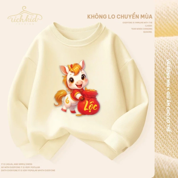 Lớp áo dày dặn vẫn để hơi lạnh xuyên qua khi chờ đèn pháo năm mới - Ảnh 2 Lớp áo dày dặn vẫn để hơi lạnh xuyên qua khi chờ đèn pháo năm mới - Ảnh 2