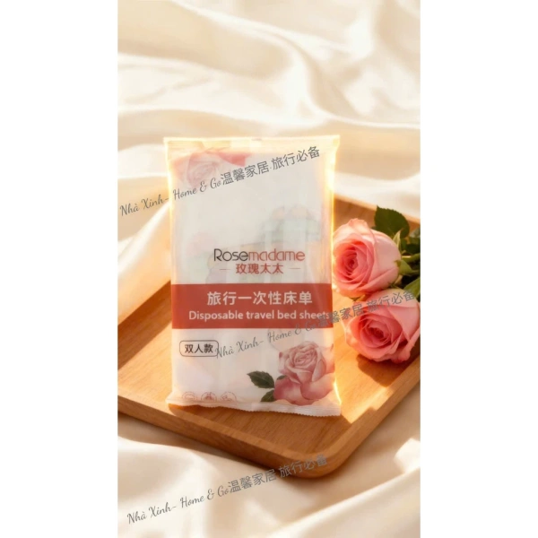 Khăn nén (hay còn gọi là khăn lau mặt nệm) thường được đặt lên bề mặt ga giường để tăng độ ma sát nhẹ, tránh việc khách trượt khi ngồi hoặc thay đổi tư thế. (Ảnh 2) Khăn nén (hay còn gọi là khăn lau mặt nệm) thường được đặt lên bề mặt ga giường để tăng độ ma sát nhẹ, tránh việc khách trượt khi ngồi hoặc thay đổi tư thế. (Ảnh 2)