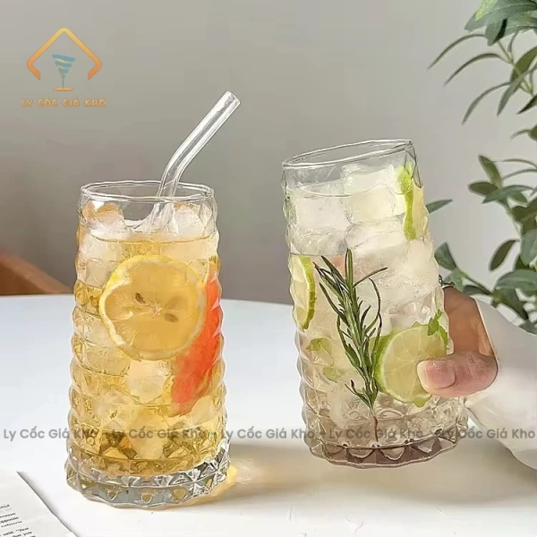 Những loại ly chịu nhiệt cao (được thiết kế để chịu nhiệt tới 200°C) thường có độ dày đồng nhất, làm cho việc đo lường trở nên chính xác hơn. (Ảnh 4) Những loại ly chịu nhiệt cao (được thiết kế để chịu nhiệt tới 200°C) thường có độ dày đồng nhất, làm cho việc đo lường trở nên chính xác hơn. (Ảnh 4)