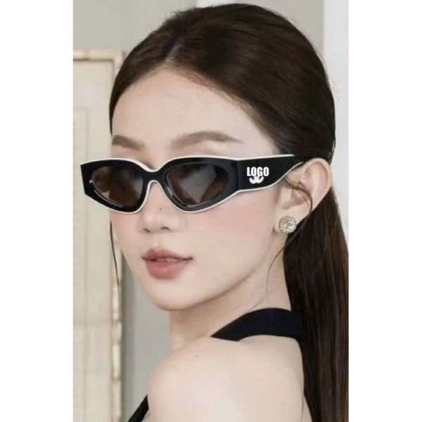 Mặc kính râm nữ viền trắng có thể tạo cảm giác thời trang, nhưng liệu lớp chống UV400 có luôn đáng tin cậy? - Ảnh 2 Mặc kính râm nữ viền trắng có thể tạo cảm giác thời trang, nhưng liệu lớp chống UV400 có luôn đáng tin cậy? - Ảnh 2