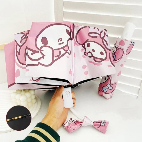 Khi bé ra khỏi nhà, chiếc ô nhẹ như một “bóng râm” bảo vệ vừa đủ mà không chiếm nhiều không gian. (Ảnh 5)
