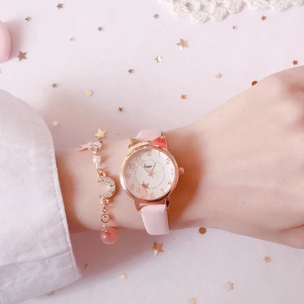 Với dây da dẻo, đồng hồ này có thể chịu được vận động nhẹ như đi bộ, tập yoga. (Ảnh 5)