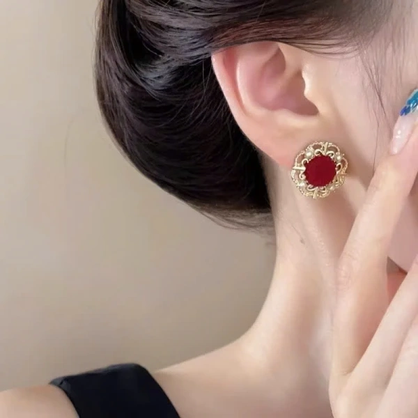 Vì vậy, việc “lựa chọn tối giản” không chỉ bảo vệ phụ kiện mà còn giúp bạn duy trì cảm giác thoải mái. (Ảnh 4) Vì vậy, việc “lựa chọn tối giản” không chỉ bảo vệ phụ kiện mà còn giúp bạn duy trì cảm giác thoải mái. (Ảnh 4)