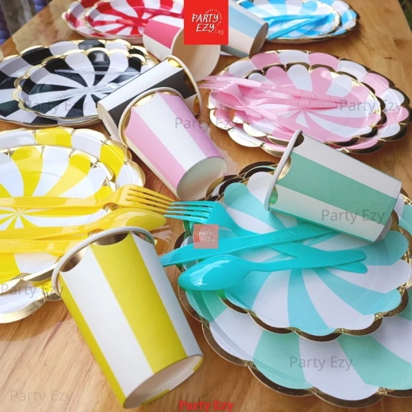 Không chỉ màu sắc, chất liệu và kích thước của muỗng nĩa cũng ảnh hưởng đến trải nghiệm cắt bánh kem. (Ảnh 5)