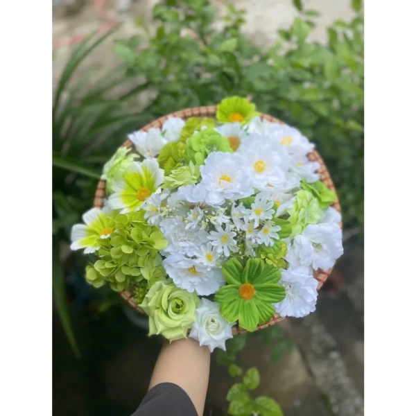 Áp dụng đồng thời những bước trên, bạn sẽ thấy màu sắc của hoa lụa kéo dài hơn đáng kể, duy trì độ rạng và tinh tế trong suốt 2‑3 tháng. (Ảnh 3) Áp dụng đồng thời những bước trên, bạn sẽ thấy màu sắc của hoa lụa kéo dài hơn đáng kể, duy trì độ rạng và tinh tế trong suốt 2‑3 tháng. (Ảnh 3)
