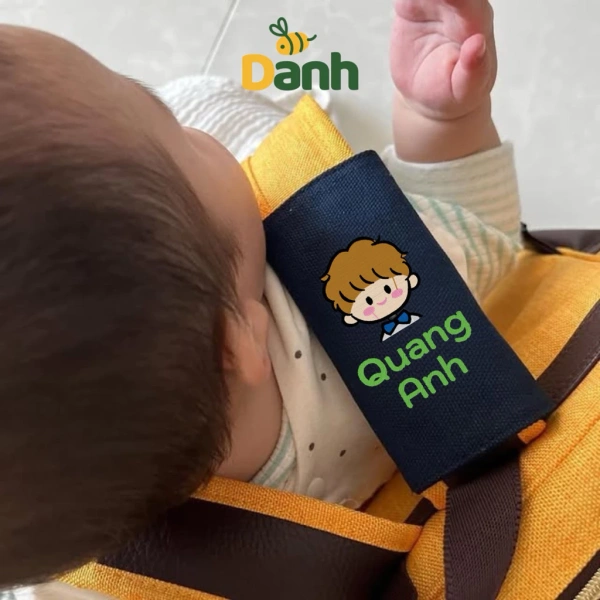 Màu sắc thẻ tên canvas gắn balo nhanh phai khiến cha mẹ phải thay đổi cách sử dụng sau học kỳ đầu tiên - Ảnh 1 Màu sắc thẻ tên canvas gắn balo nhanh phai khiến cha mẹ phải thay đổi cách sử dụng sau học kỳ đầu tiên - Ảnh 1