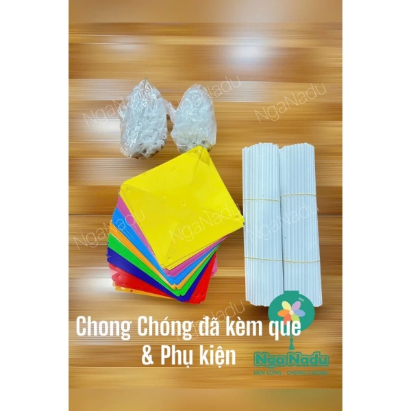 Màu sáng của đồ trang trí quay nhựa thu hút ánh mắt, nhưng nắng hè lại làm chúng nhanh mất màu - Ảnh 4 Màu sáng của đồ trang trí quay nhựa thu hút ánh mắt, nhưng nắng hè lại làm chúng nhanh mất màu - Ảnh 4