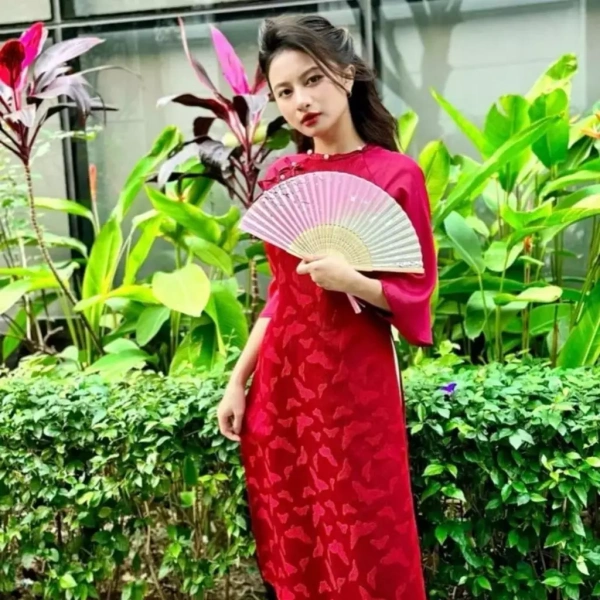 Để bộ áo dài đồng màu tỏa sáng, phụ kiện không thể bỏ qua. (Ảnh 5) Để bộ áo dài đồng màu tỏa sáng, phụ kiện không thể bỏ qua. (Ảnh 5)