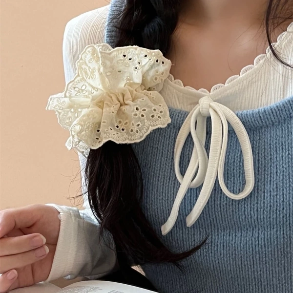Dây cao su thường linh hoạt và không bị mất độ căng nhanh chóng, nhưng tính thẩm mỹ thấp hơn. (Ảnh 3) Dây cao su thường linh hoạt và không bị mất độ căng nhanh chóng, nhưng tính thẩm mỹ thấp hơn. (Ảnh 3)