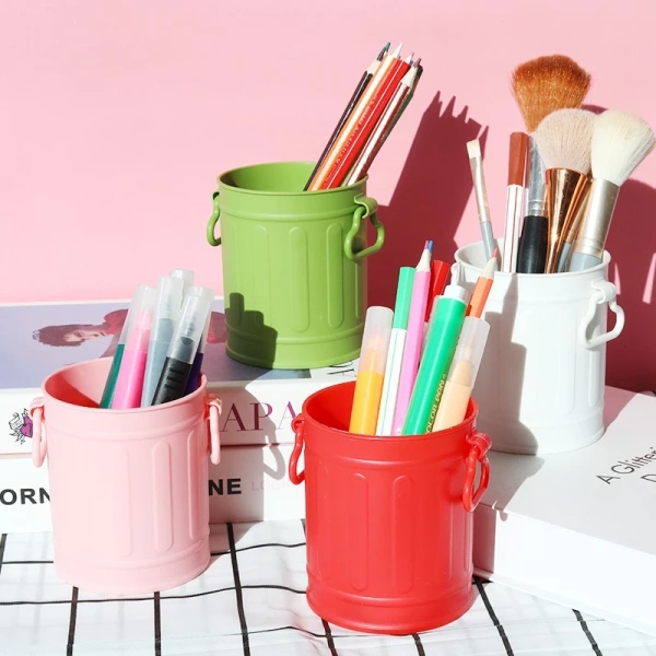 Miệng rộng của hộp bút retro giúp sắp xếp nhanh, nhưng lại gây khó khăn khi mang theo trong các chuyến công tác - Ảnh 4