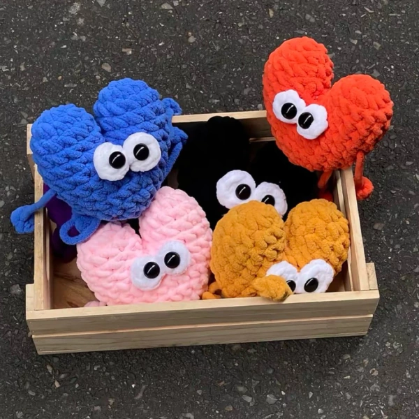 Người viết đã quyết định dùng chiếc móc khóa hình trái tim handmade trong một năm để đánh giá hiệu quả. (Ảnh 4)