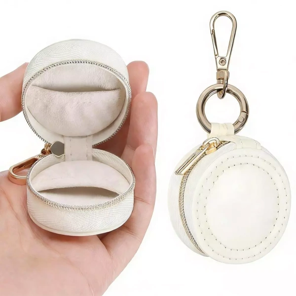Một chiếc móc khóa mini làm thay đổi thói quen sắp xếp nhẫn và bông tai trong ba lô hàng ngày - Ảnh 5 Một chiếc móc khóa mini làm thay đổi thói quen sắp xếp nhẫn và bông tai trong ba lô hàng ngày - Ảnh 5