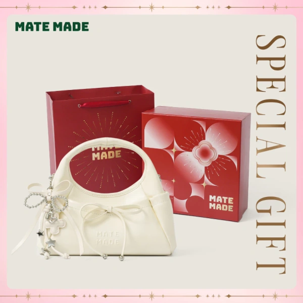Hầu hết các charm trong combo MATE MADE đều dùng khớp khóa nhảy, cho phép bạn tháo rời và thay thế khi muốn đổi mới. (Ảnh 5) Hầu hết các charm trong combo MATE MADE đều dùng khớp khóa nhảy, cho phép bạn tháo rời và thay thế khi muốn đổi mới. (Ảnh 5)