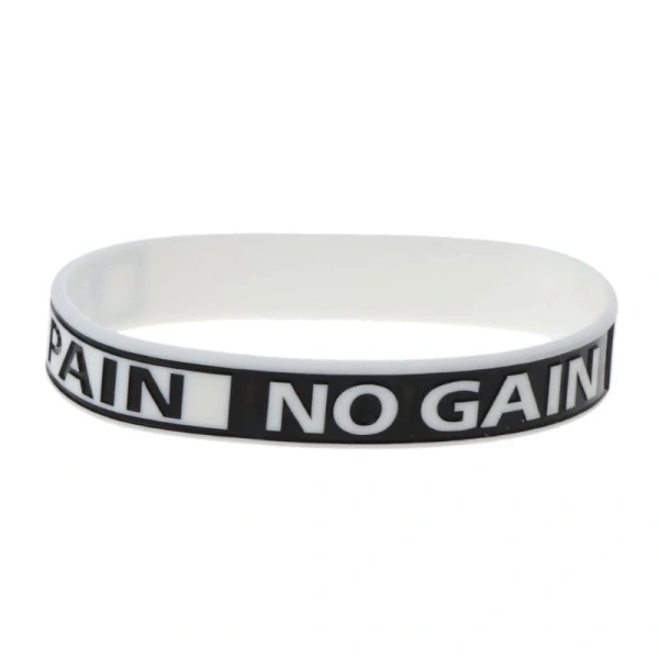 Nhìn vào bảng so sánh, vòng tay silicone nổi bật với sự cân bằng giữa chi phí, độ bền và khả năng cá nhân hoá – đặc biệt hữu ích cho những người muốn sử dụng nó như một “đồng hành” trong việc theo dõi mục tiêu cá nhân. (Ảnh 3) Nhìn vào bảng so sánh, vòng tay silicone nổi bật với sự cân bằng giữa chi phí, độ bền và khả năng cá nhân hoá – đặc biệt hữu ích cho những người muốn sử dụng nó như một “đồng hành” trong việc theo dõi mục tiêu cá nhân. (Ảnh 3)