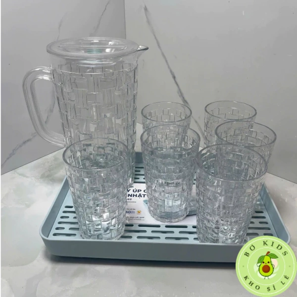 Việc này giúp duy trì thói quen uống nước đều đặn, dù không phải là yếu tố quyết định sức khỏe, nhưng góp phần vào việc duy trì mức độ hydrat hoá hợp lý. (Ảnh 3)