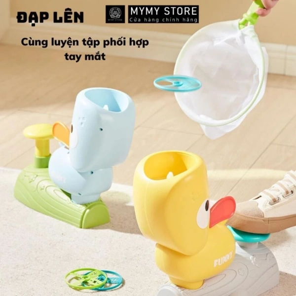 Trên thị trường hiện nay, có rất nhiều lựa chọn để khuyến khích trẻ vận động: bóng rổ mini, xe đẩy, trượt băng, hoặc những bộ dụng cụ leo núi. (Ảnh 3) Trên thị trường hiện nay, có rất nhiều lựa chọn để khuyến khích trẻ vận động: bóng rổ mini, xe đẩy, trượt băng, hoặc những bộ dụng cụ leo núi. (Ảnh 3)