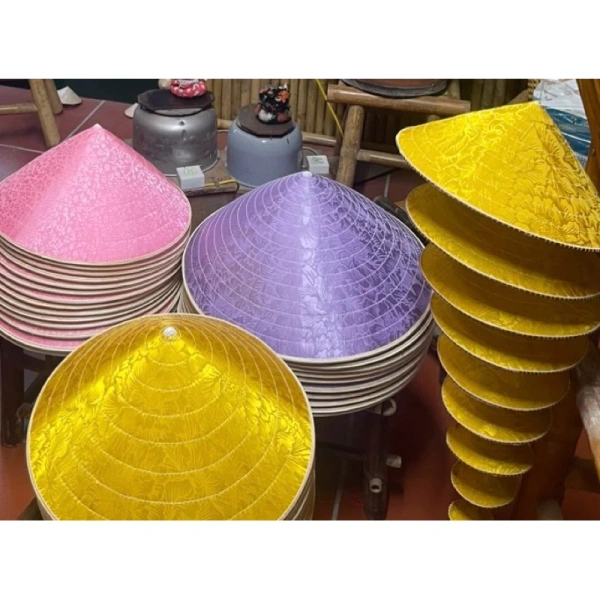 Mỗi dịp có một yêu cầu riêng về kiểu dáng và kích thước. (Ảnh 2) Mỗi dịp có một yêu cầu riêng về kiểu dáng và kích thước. (Ảnh 2)