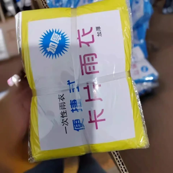 Mưa bất ngờ trên hành trình phượt, áo mưa nilong gọn trong túi vẫn bảo vệ trọn vẹn vì lớp PE dày - Ảnh 2 Mưa bất ngờ trên hành trình phượt, áo mưa nilong gọn trong túi vẫn bảo vệ trọn vẹn vì lớp PE dày - Ảnh 2