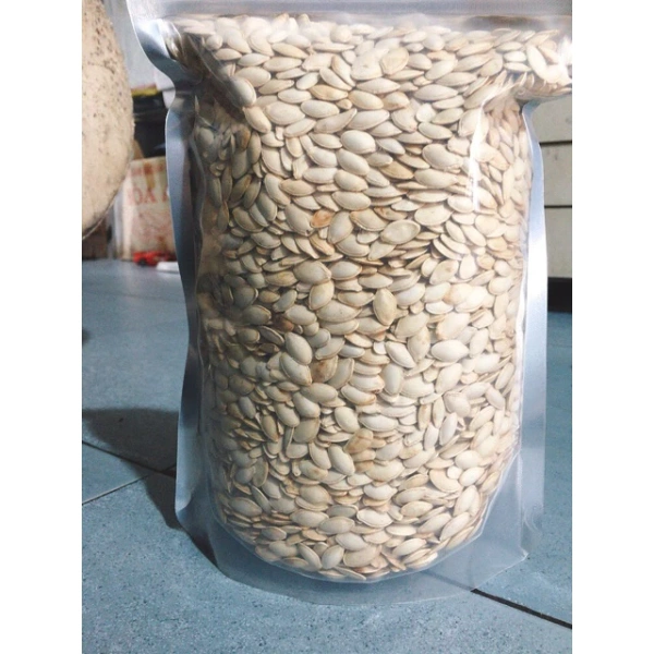 Trong những trường hợp này, hãy ưu tiên snack ít muối hơn, như hạt bí rang không muối, hoặc các loại rau củ khô tự nhiên. (Ảnh 5)
