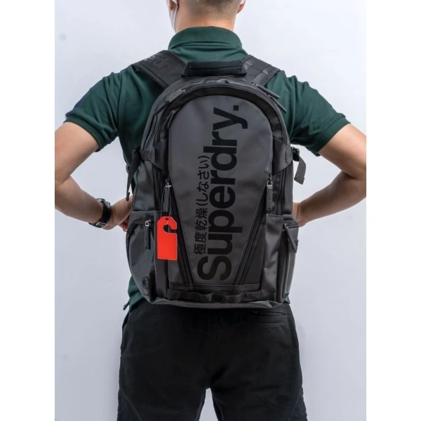 Trong thị trường hiện nay, Balo Đựng Laptop Chống Sốc, Balo Thể Thao Super.Dry Tarp là một lựa chọn đáng cân nhắc cho những ai cần sự bảo vệ toàn diện cho laptop và đồ dùng cá nhân. (Ảnh 5) Trong thị trường hiện nay, Balo Đựng Laptop Chống Sốc, Balo Thể Thao Super.Dry Tarp là một lựa chọn đáng cân nhắc cho những ai cần sự bảo vệ toàn diện cho laptop và đồ dùng cá nhân. (Ảnh 5)