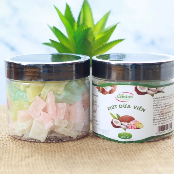 Để khay mứt thật sự trở thành “người dẫn dắt” hương vị, việc kết hợp chúng với các món ăn chính là yếu tố then chốt. (Ảnh 4)