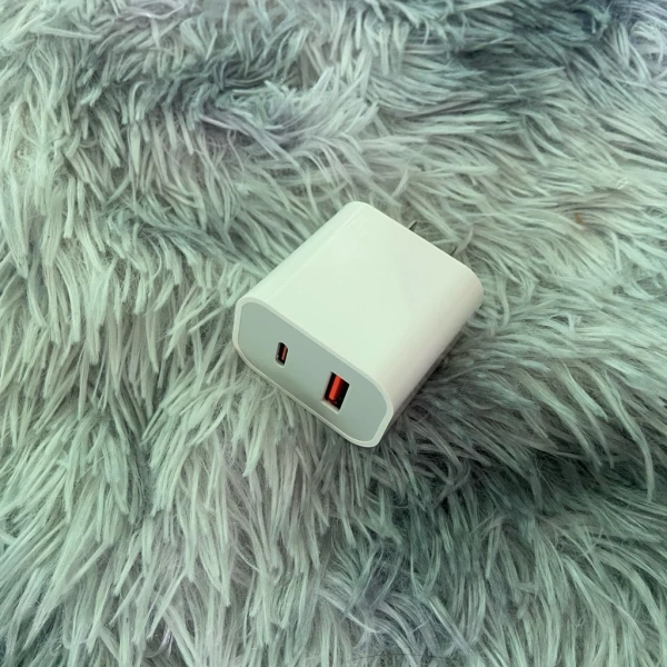 Nếu mong rằng sạc nhanh 30W đa cổng sẽ giảm mọi lo lắng về pin, thì thực tế sinh viên vẫn gặp những bất ngờ - Ảnh 5 Nếu mong rằng sạc nhanh 30W đa cổng sẽ giảm mọi lo lắng về pin, thì thực tế sinh viên vẫn gặp những bất ngờ - Ảnh 5