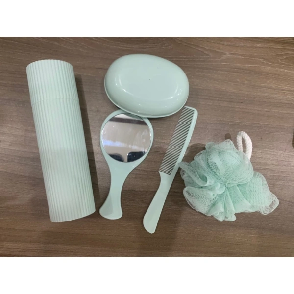 Thị trường hiện nay có vô vàn lựa chọn từ serum, tonner, kem dưỡng, cho đến bộ trang điểm mini. (Ảnh 2) Thị trường hiện nay có vô vàn lựa chọn từ serum, tonner, kem dưỡng, cho đến bộ trang điểm mini. (Ảnh 2)