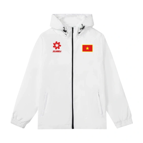 Người dùng thường quên rằng áo gió hai lớp chống nước có thể khiến lớp trong ngấm mồ hôi khi thời tiết thay đổi - Ảnh 3