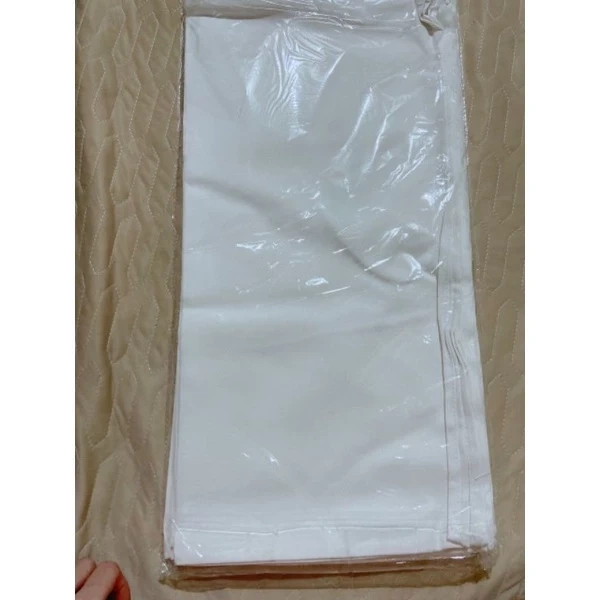 Nhận ra rằng khăn lau ly bằng vải si giúp ly khô nhanh, sạch sẽ mà không để lại bất kỳ vết bám nào - Ảnh 2