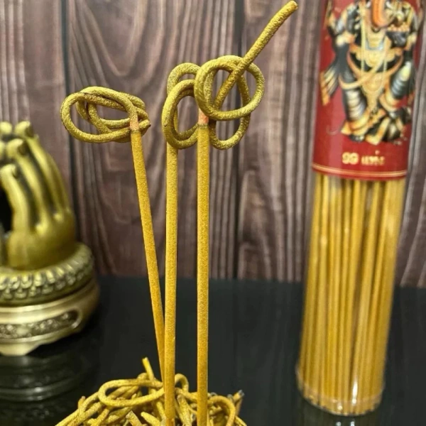 Tàn sau khi cháy xong nên đặt vào đĩa chịu nhiệt và để nguội hoàn toàn trước khi vứt. (Ảnh 5) Tàn sau khi cháy xong nên đặt vào đĩa chịu nhiệt và để nguội hoàn toàn trước khi vứt. (Ảnh 5)