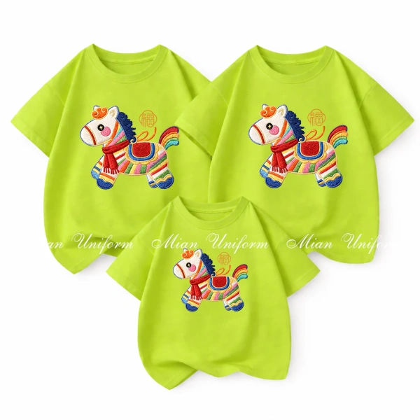 Áo thun cotton dày dặn, thấm hút mồ hôi là tiêu chí quan trọng, nhất là khi ngày Tết thường có thời tiết nóng bức hoặc ẩm ướt. (Ảnh 3)