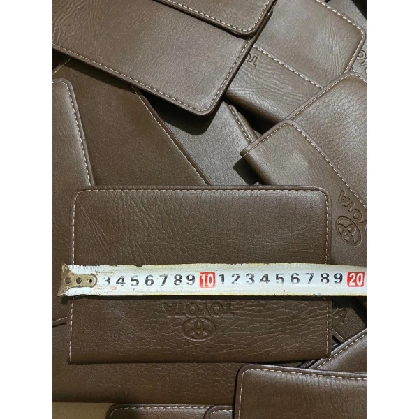 Những chi tiết nhỏ mà người lái xe thường bỏ qua cho đến khi ví da đựng giấy tờ xe rơi rớt dưới ghế - Ảnh 5
