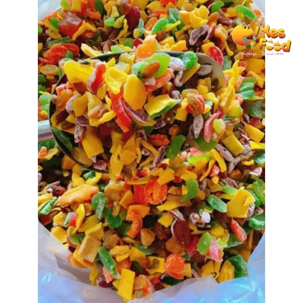 Mix vị thường gồm nhiều loại trái cây: nho ba màu, táo đỏ, xoài, xí muội, kiwi, dâu… Tuy nhiên, tỷ lệ giữa các loại không đồng nhất và ảnh hưởng trực tiếp đến hương vị cuối cùng. (Ảnh 2) Mix vị thường gồm nhiều loại trái cây: nho ba màu, táo đỏ, xoài, xí muội, kiwi, dâu… Tuy nhiên, tỷ lệ giữa các loại không đồng nhất và ảnh hưởng trực tiếp đến hương vị cuối cùng. (Ảnh 2)