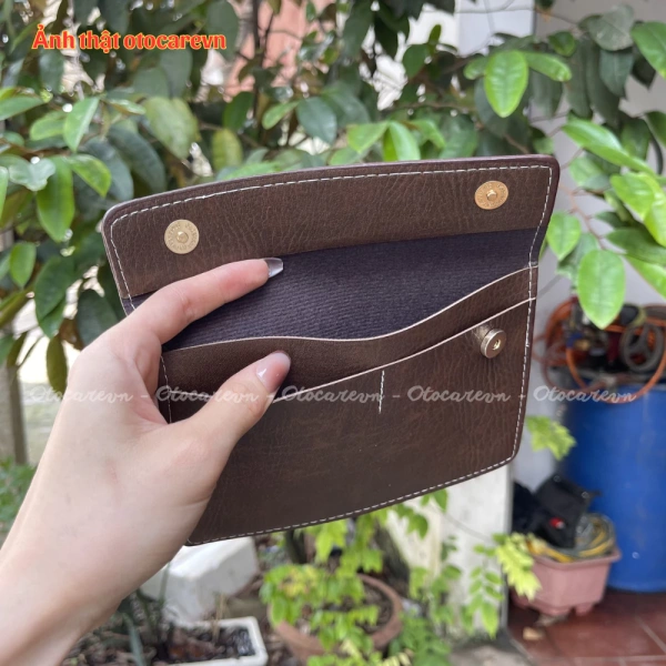 Đối với những người thường xuyên di chuyển, không gian trong ví có thể bị lấn át nhanh chóng. (Ảnh 5) Đối với những người thường xuyên di chuyển, không gian trong ví có thể bị lấn át nhanh chóng. (Ảnh 5)