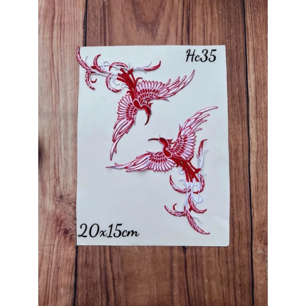 Những chi tiết thêu đối xứng khiến áo dài trở nên tinh tế hơn trong những dịp quan trọng - Ảnh 1