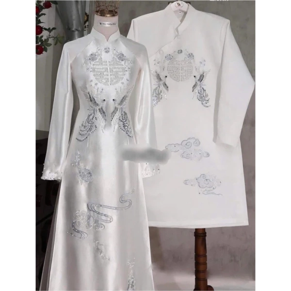 Áo dài thêu đối xứng là một tác phẩm nghệ thuật, do đó cần được chăm sóc kỹ lưỡng để duy trì vẻ đẹp lâu dài. (Ảnh 4)
