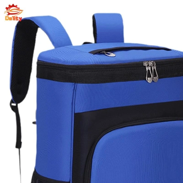 Những lúc bạn chỉ nhận ra khả năng rò rỉ của ba lô đựng đồ vệ sinh sau khi trời mưa bất ngờ - Ảnh 4