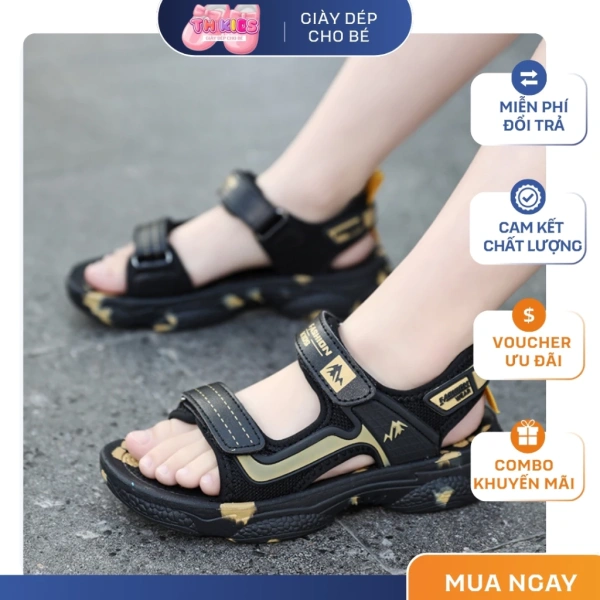 Những lúc bố mẹ tin rằng sandal siêu nhẹ sẽ giữ con an toàn, nhưng độ bám trên sàn lớp 1 lại mang lại bất ngờ. - Ảnh 1